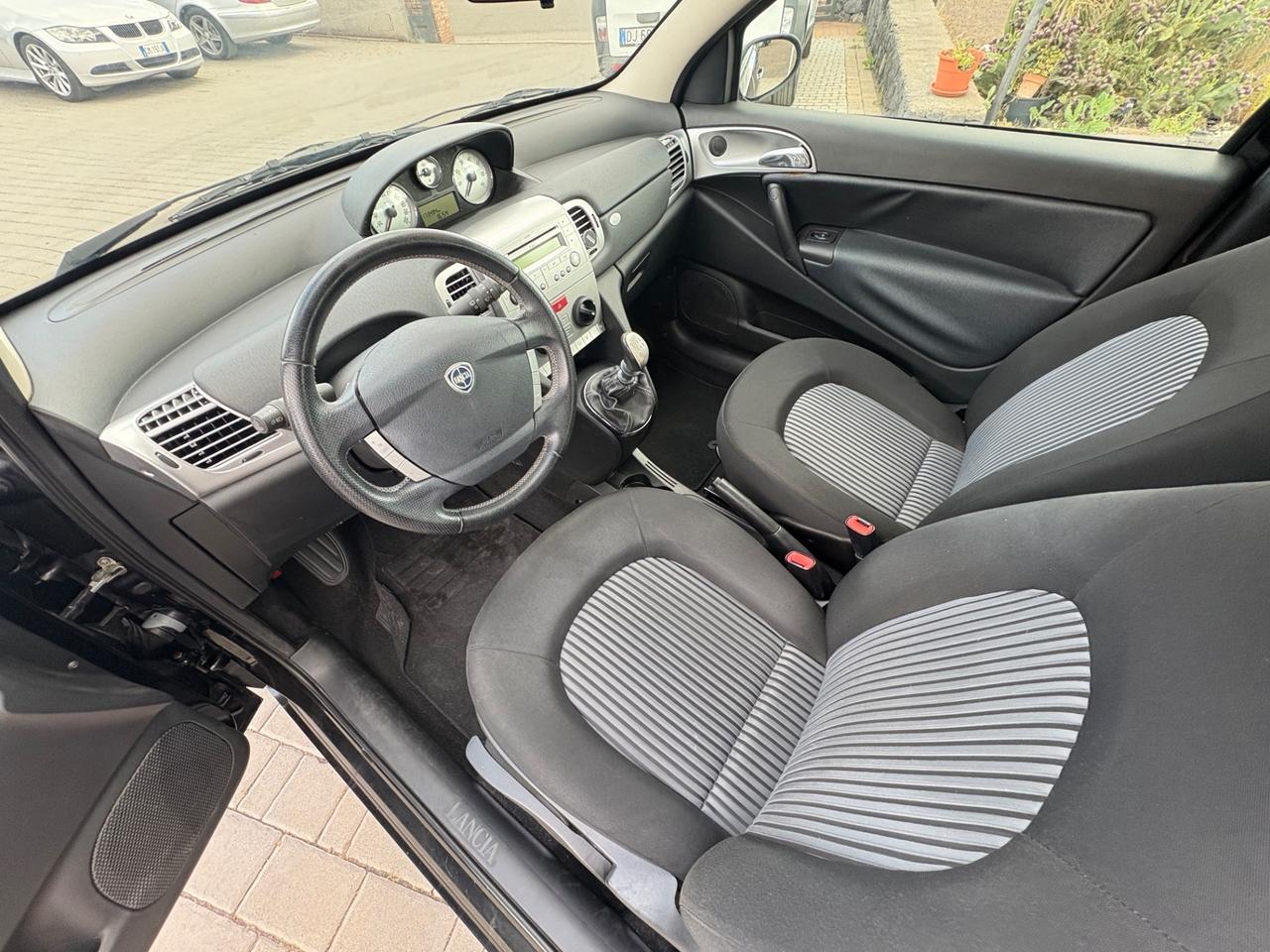 Lancia Ypsilon 1.2 Oro Neopatentati