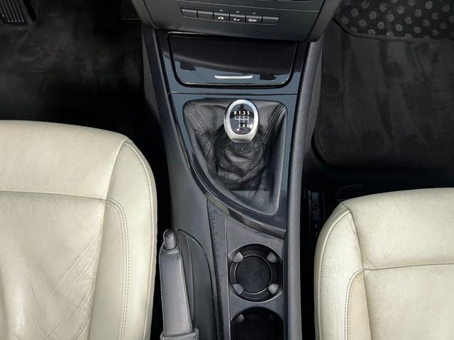 BMW 120 i Cabrio Futura / PELLE / 18" / CLIMA