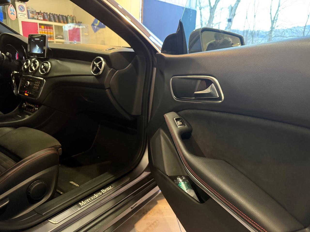 Mercedes-benz CLA 220 anno 2015 AUTOMATICO