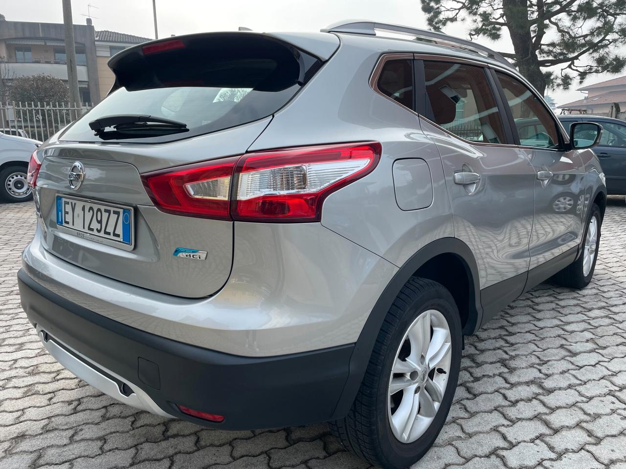 Nissan Qashqai 1.5 dCi DPF Tekna NAVI RETROCAMERA