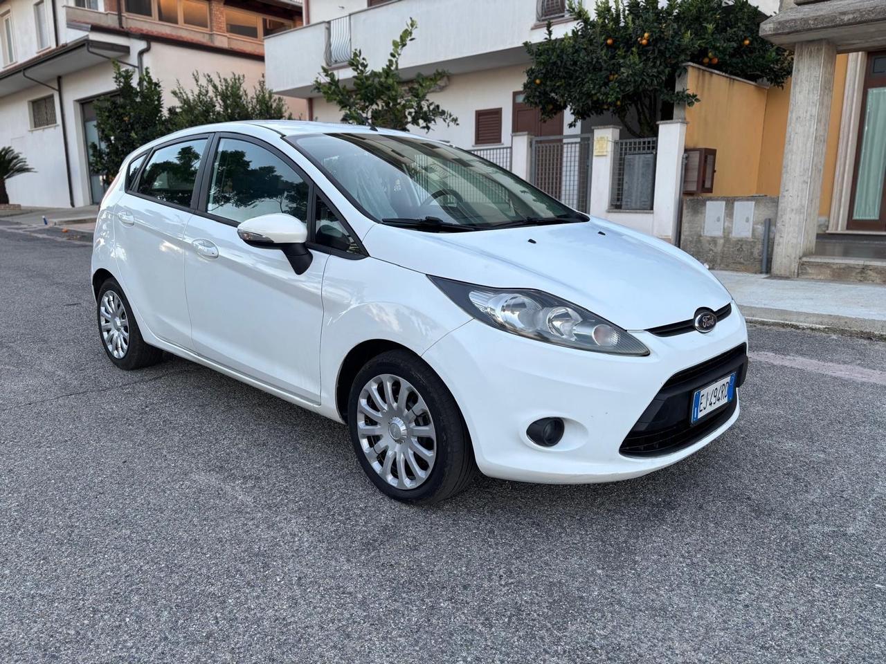Ford Fiesta 1.4 TDCi 70CV 5 porte Titanium