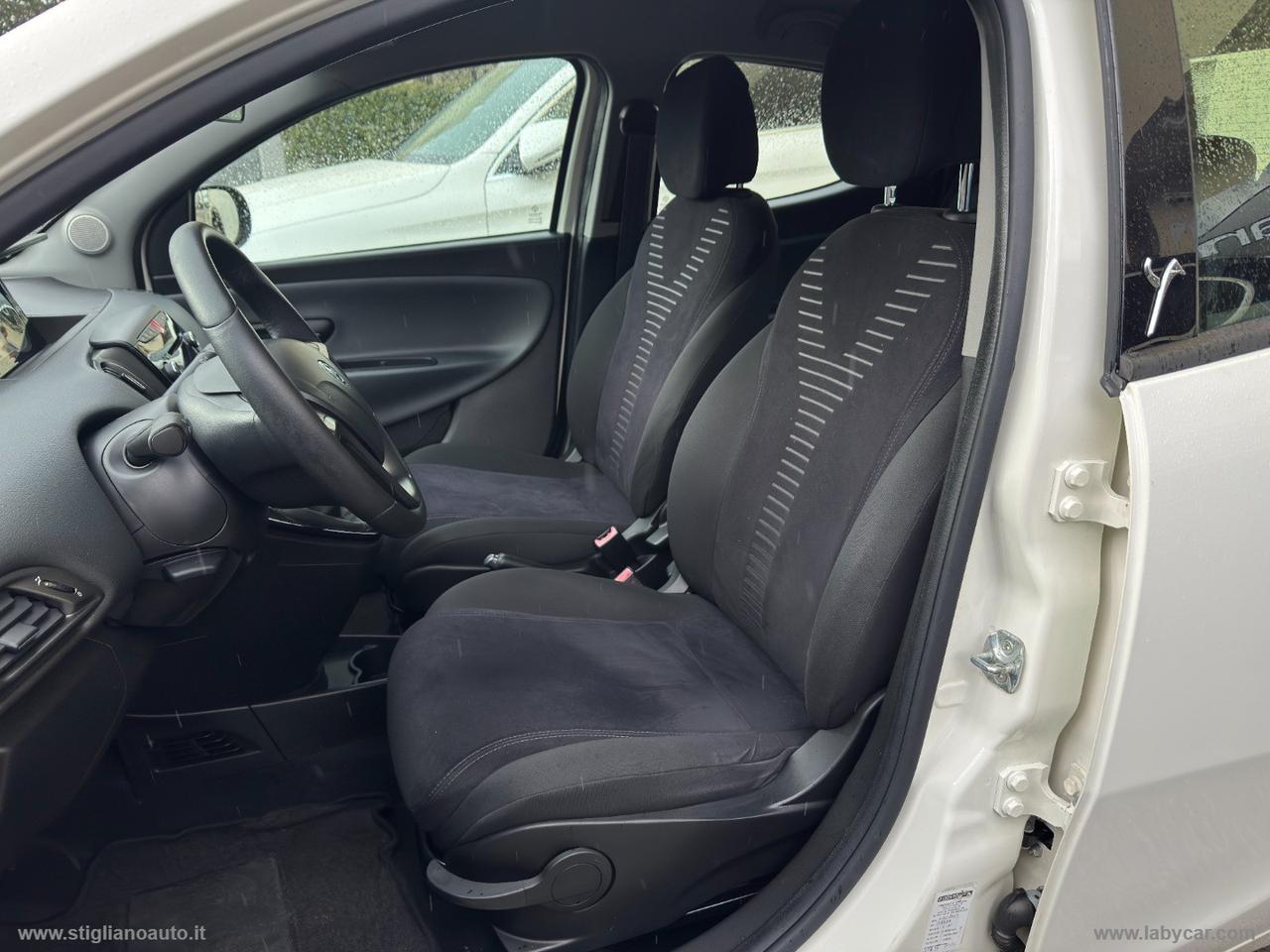 LANCIA Ypsilon 1.2 69 CV 5p. Silver