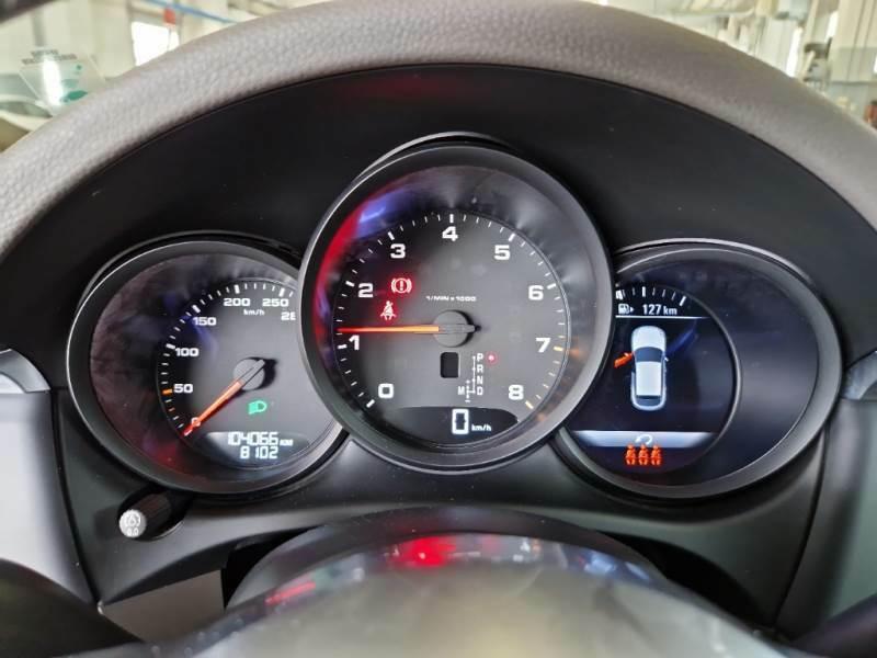 PORSCHE MACAN 2.0 Autom.
