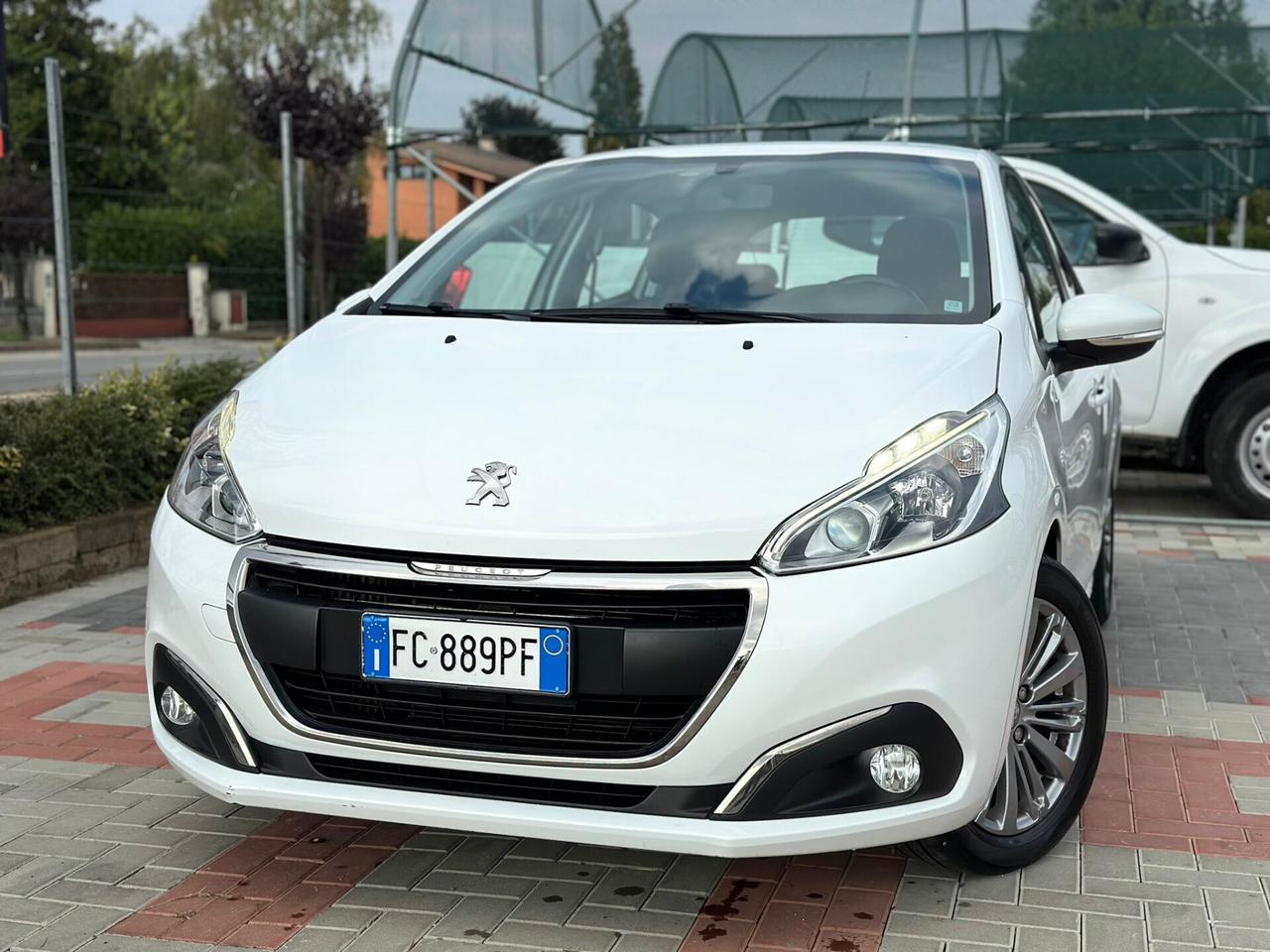 Peugeot 208 1.6d 75CV OK NEOPATENTATI