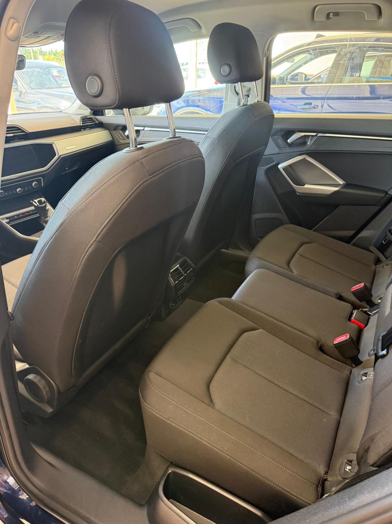 Audi Q3 35 TDI S tronic Business