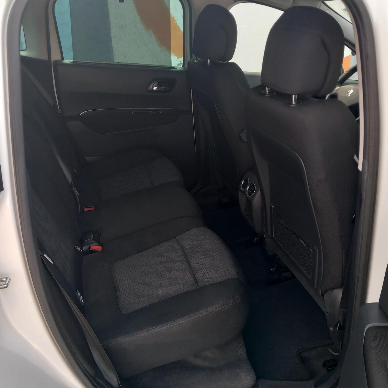 Peugeot 3008 2.0 HDi 110CV Business