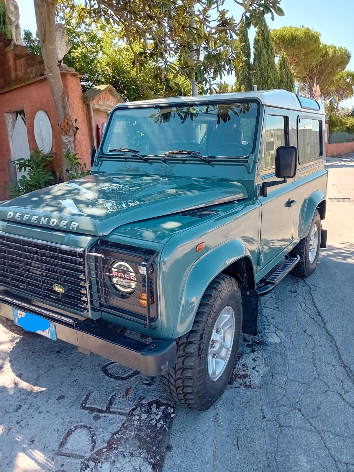 Land Rover Defender 90 2.4 TD4 Station Wagon SE