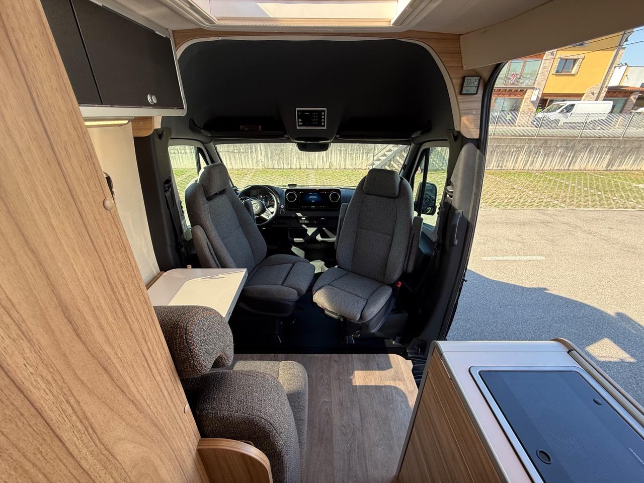 HYMER GRAND CANYON S CROSSOVER 5.93 MERCEDES AUTOMATICO