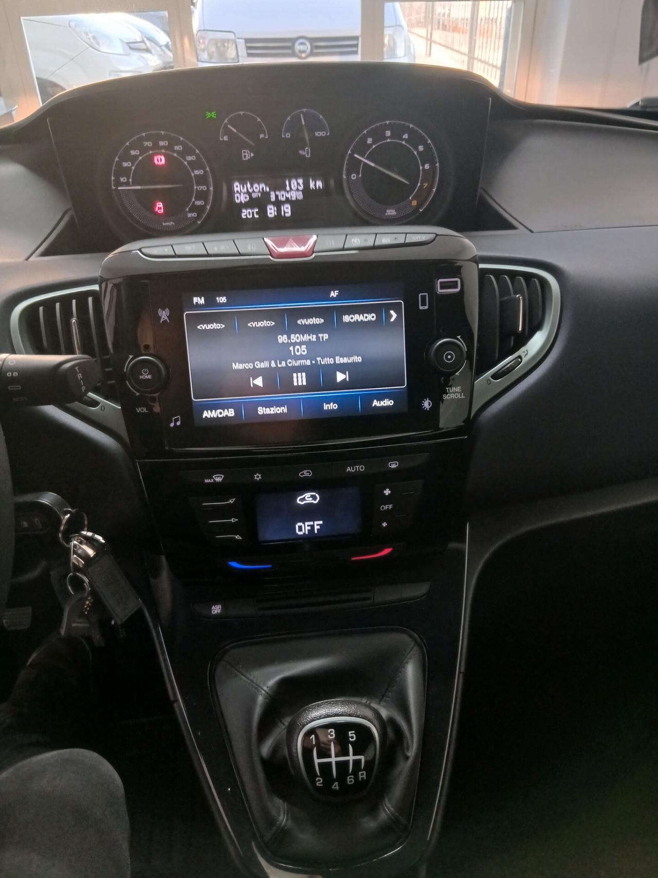 Lancia Ypsilon 1.0 FireFly 5 porte S&S Hybrid Platino