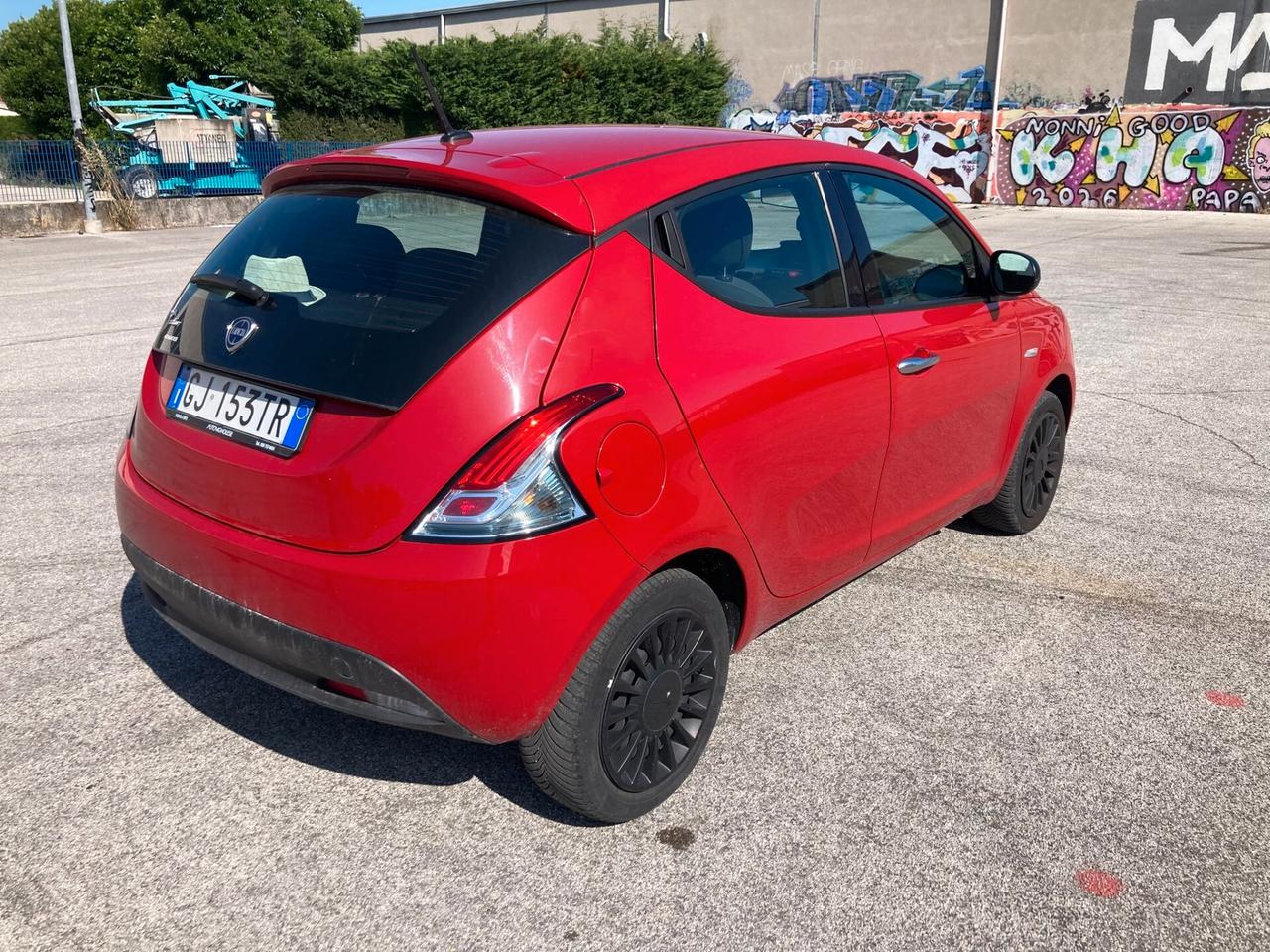 Lancia Ypsilon 1.2 69 CV 5 porte GPL Ecochic Silver