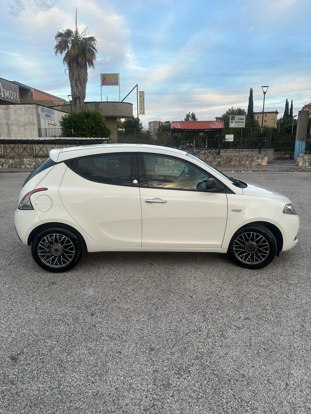 Lancia Ypsilon 1.2 69 CV 5 porte GPL Ecochic Gold
