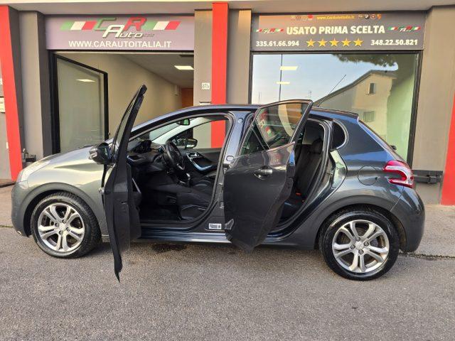 PEUGEOT 208 1.4 8V HDi 68CV 5 Porte Navigatore Sensori Parcheg
