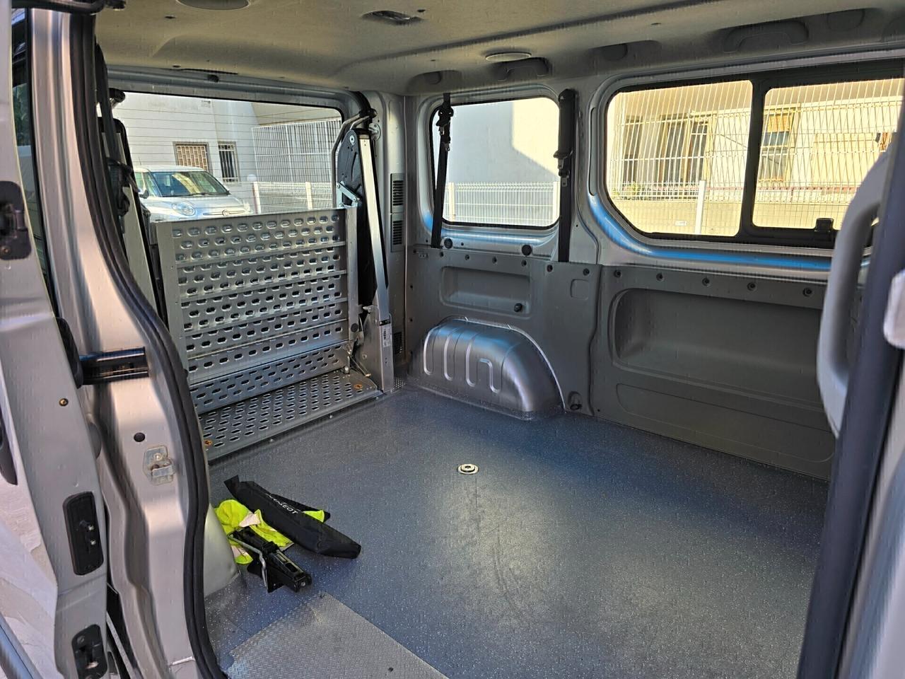 Nissan Primastar con Pedana Trasporto Disabili