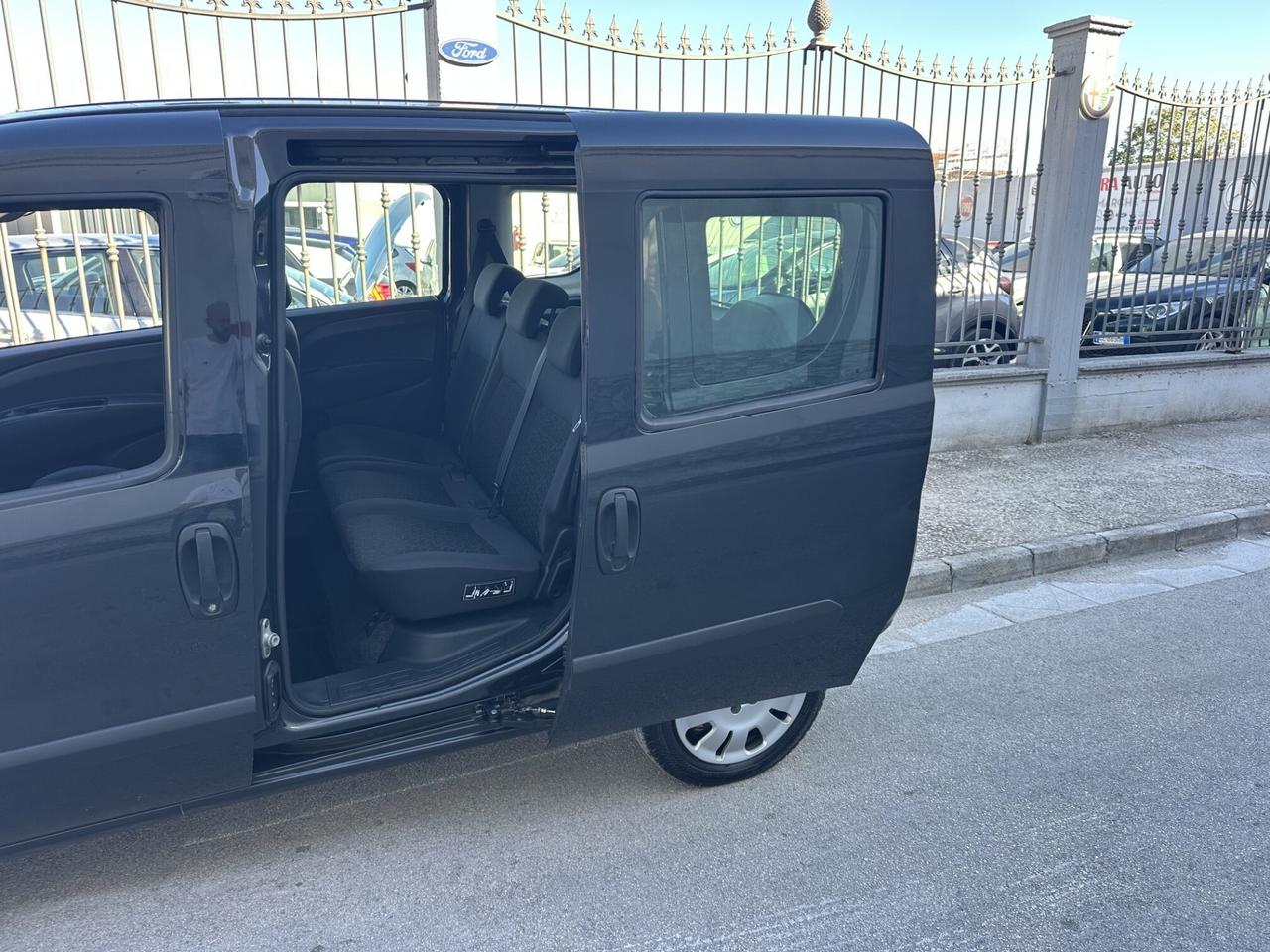 Fiat Doblo 1.6 MJT 105 Cv Emotion 5 Posti Vettura