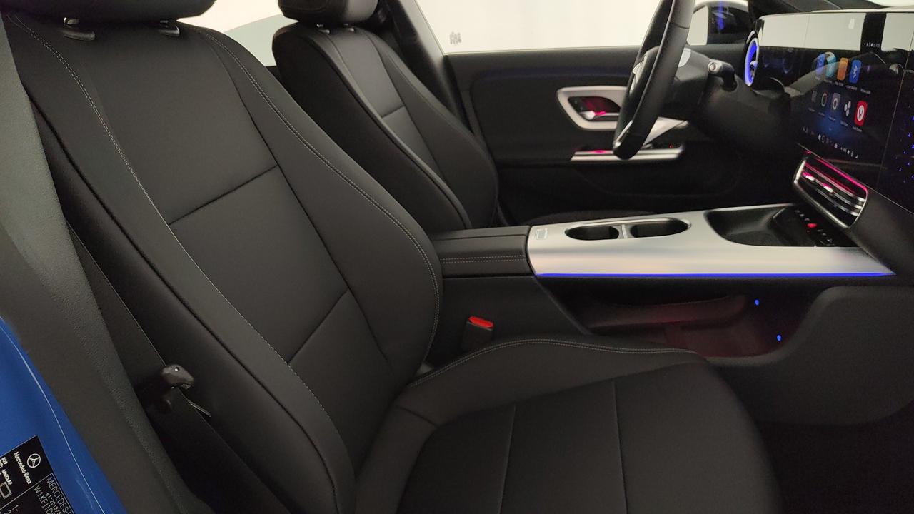 Mercedes-Benz CLA 250+ con tecnologia EQ