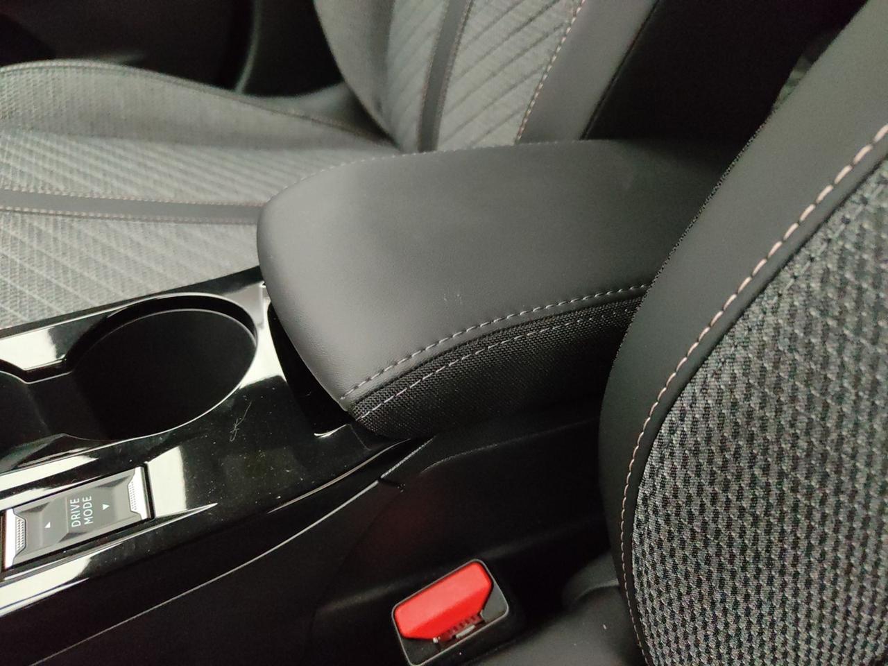 PEUGEOT 2008 II 2020 1.2 PURETECH 130CV ALLURE EAT8