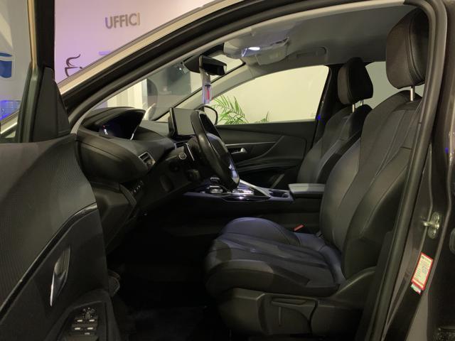 PEUGEOT 3008 Hybrid 225 e-EAT8 Allure Pack