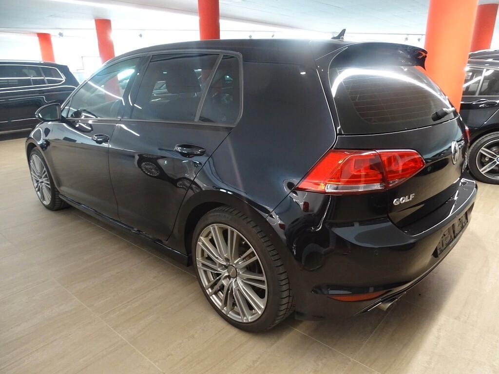 VW Golf VII 2.0 TDI R-line Alu 18 DSG 150 CV