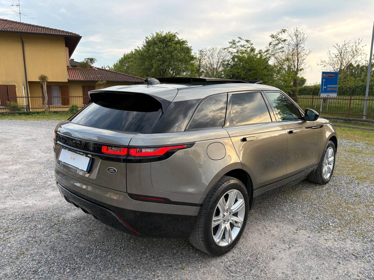 Range Rover Velar 2.0D I4 180 CV R-Dynamic HSE Tetto Aprile