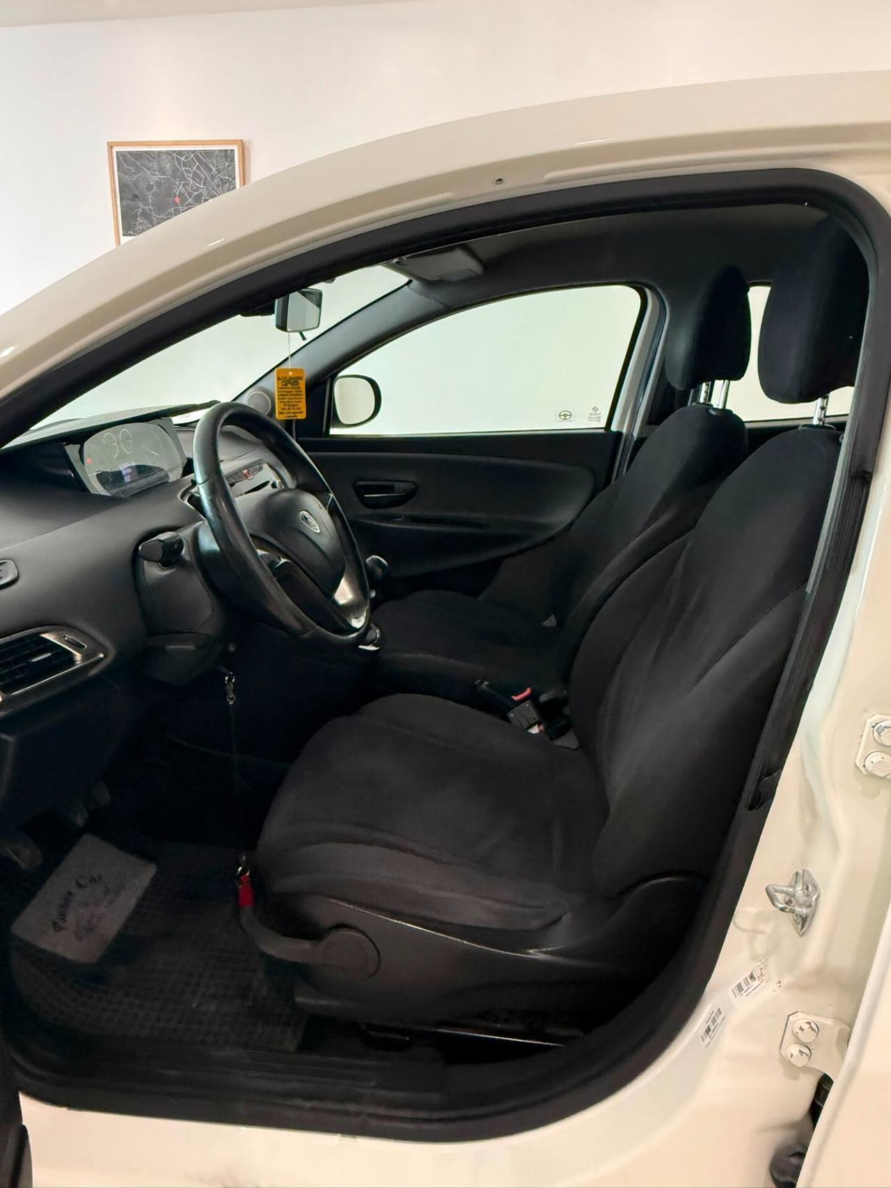 Lancia Ypsilon 1.2 69 CV 5 porte GPL Ecochic Platinum