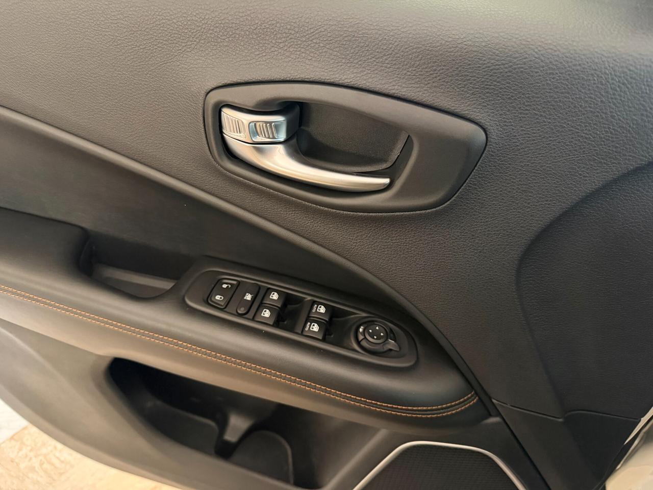 Jeep Compass 2WD 1.6 M.JET 120 cv. LIMITED (Nav)