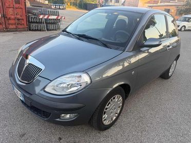 LANCIA Ypsilon 1.2 senza nessun lavoro da fare