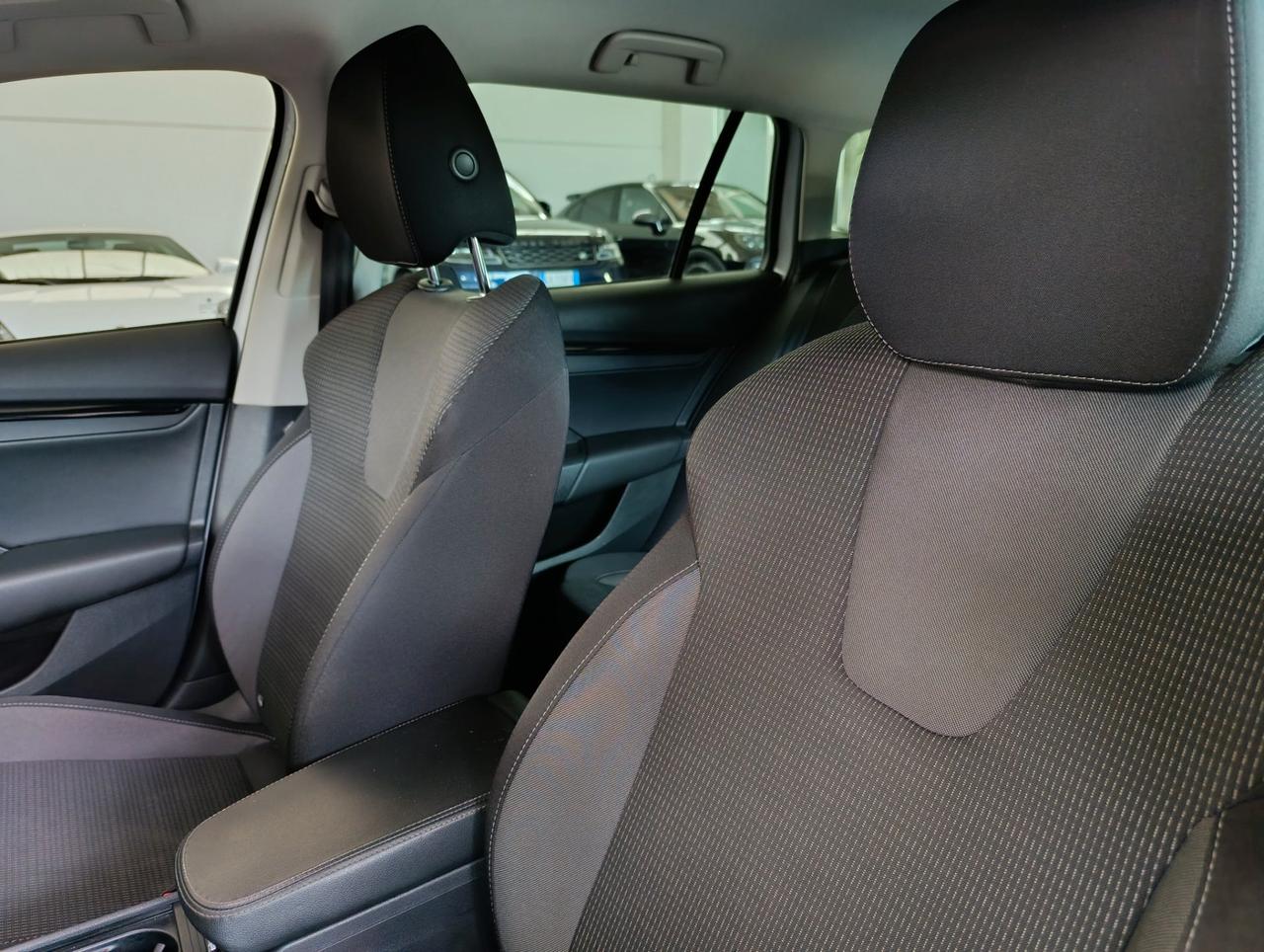 Skoda Octavia Wagon 1.5 g-tec Executive 130cv dsg