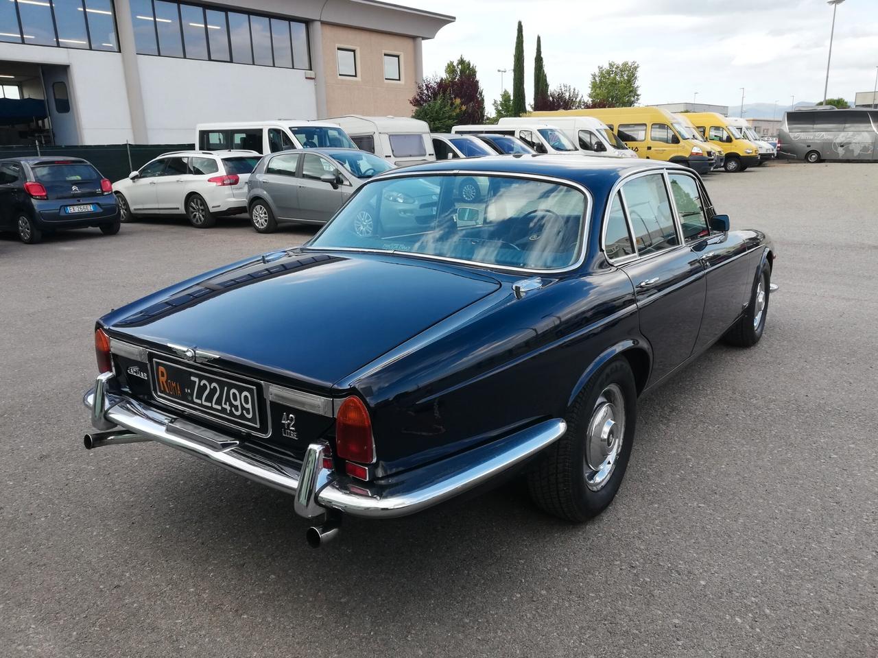 Jaguar XJ6 base