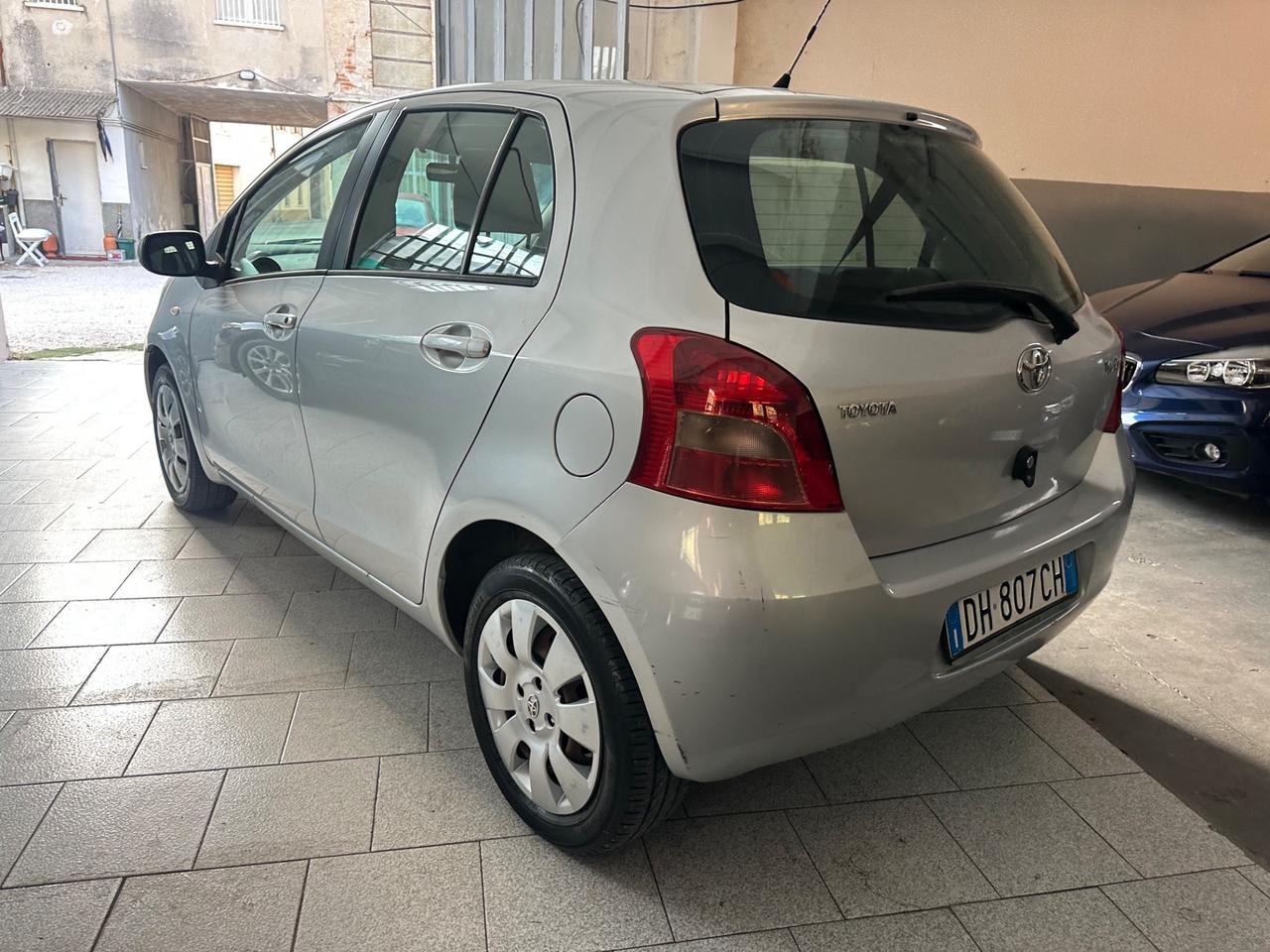 Toyota Yaris 1.0 5 porte Sol