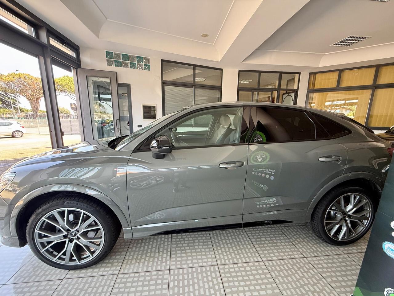 Audi Q3 35 TDI S tronic Identity Black SLine