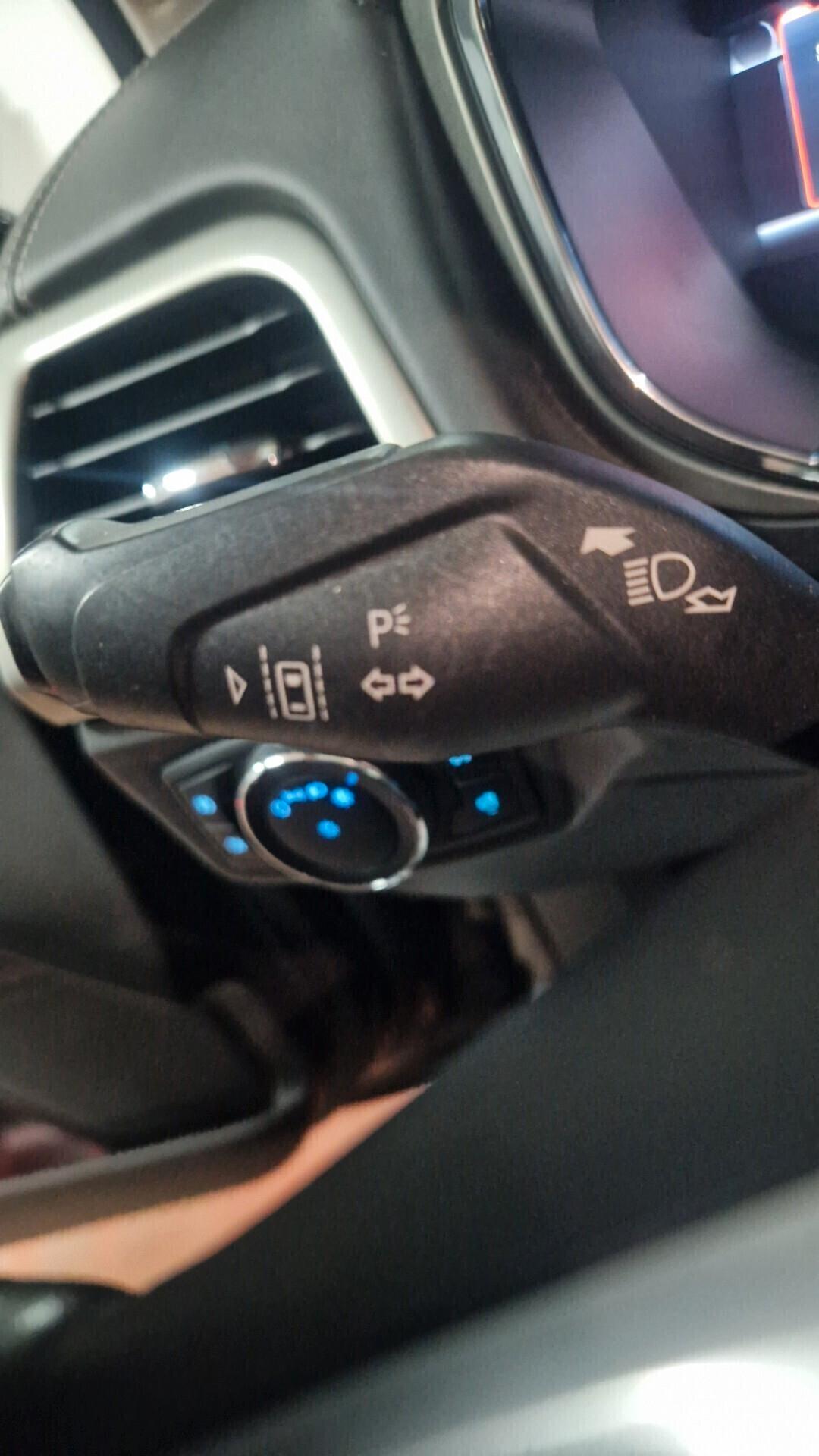 Ford Mondeo Full Hybrid 2.0 187 CV eCVT 4 porte Vignale