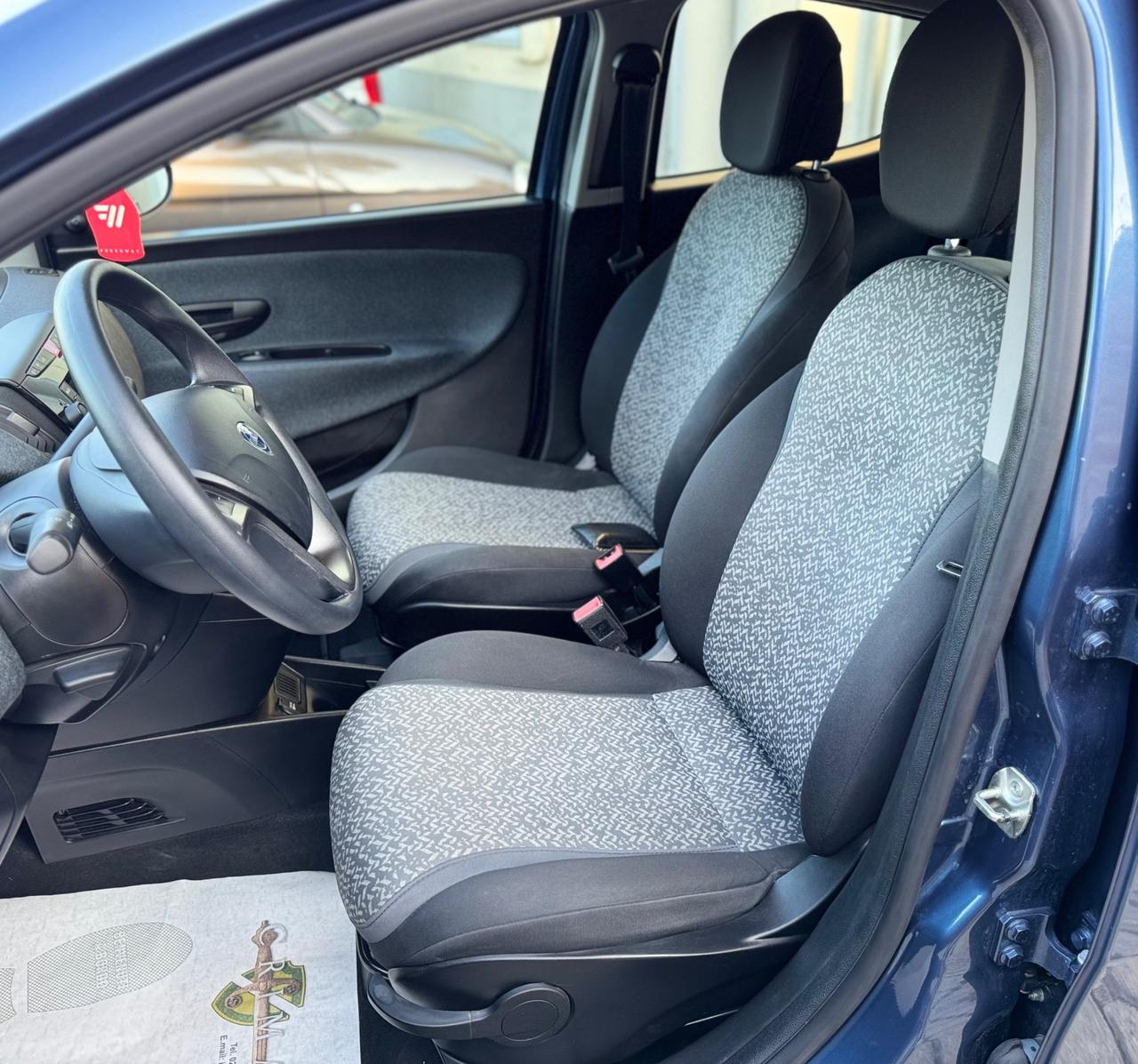 Lancia Ypsilon 1.0 FireFly 5 porte S&S Hybrid Gold Plus