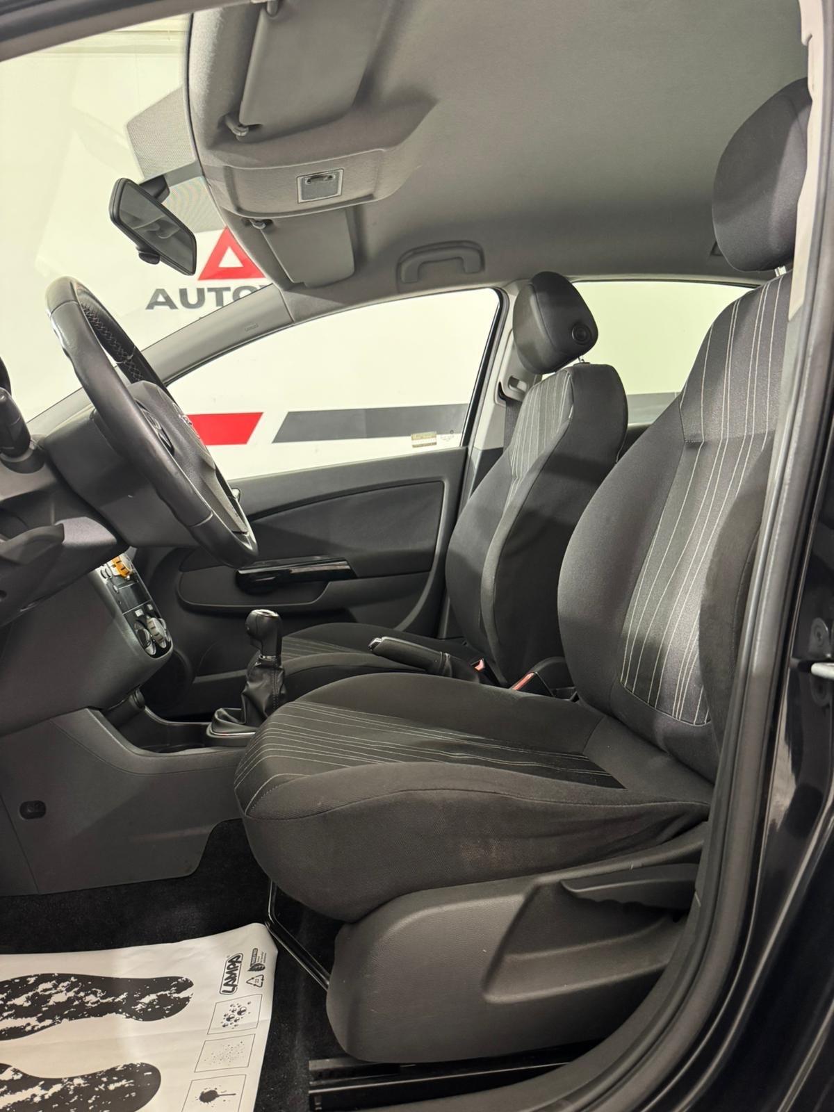 Opel Corsa 1.2 5 porte Club* NEOPATENTATI *