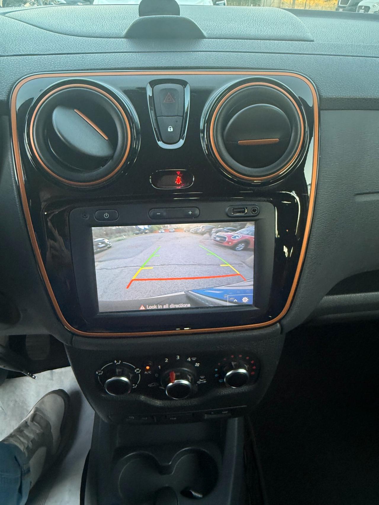 "UNICA" Dacia Lodgy 1.6 100CV GPL 7 posti