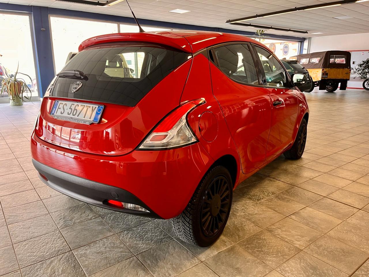 Lancia Ypsilon 1.2 69 CV 5 porte S&S Gold