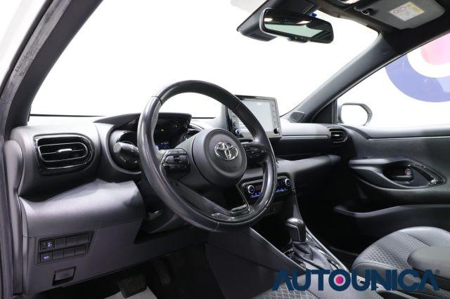 TOYOTA Yaris 1.5 HYBRID 5 PORTE LOUNGE FARI LED TETTO PANORAMA