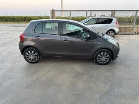 Toyota Yaris 1.3 5 porte Navi