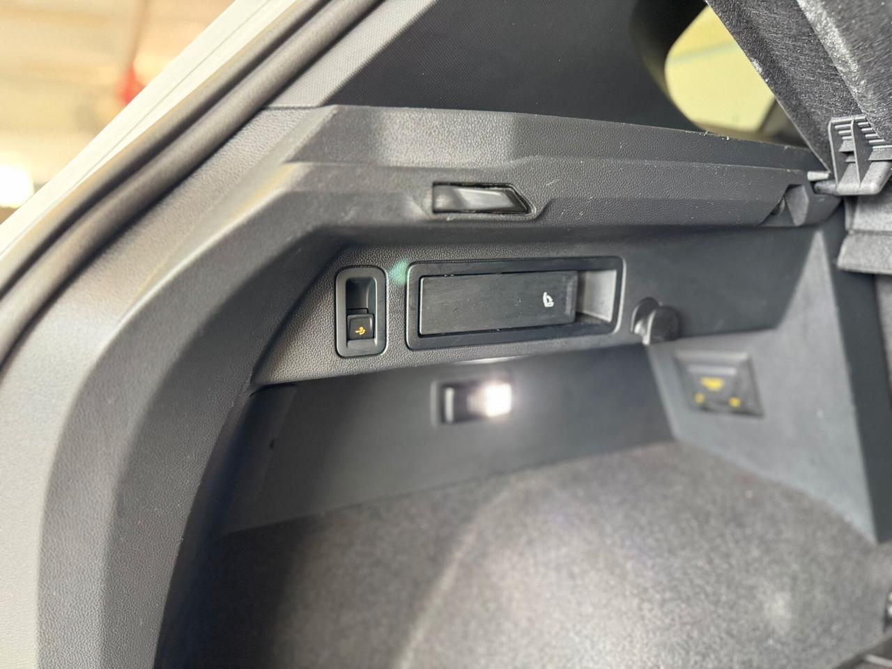 Volkswagen Tiguan 2.0 TDI 200 CV SCR DSG 4MOTION R-Line