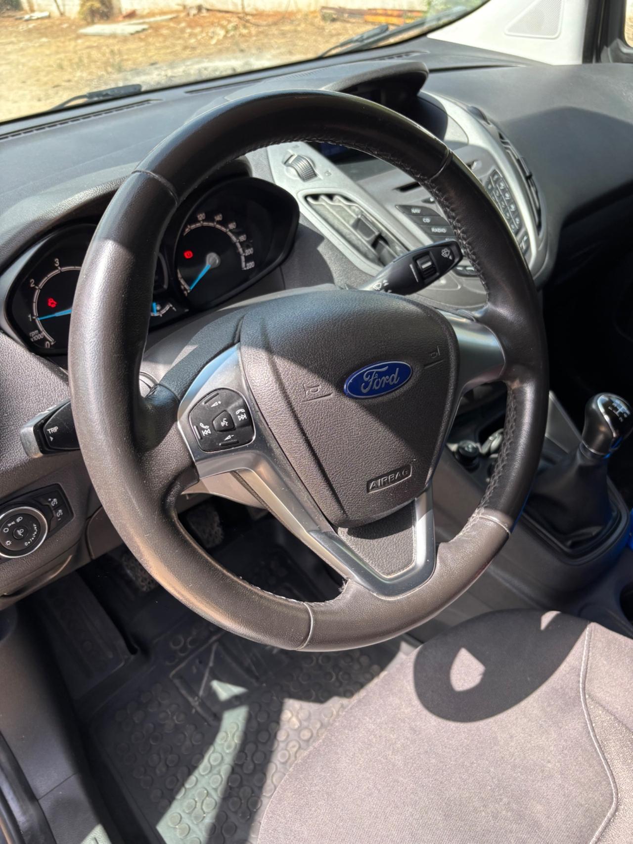 Ford Transit Courier 1.5 TDCI 75 CV Titanium