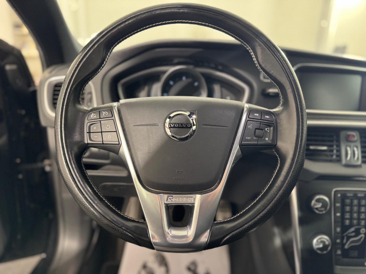 Volvo V40 D2 R-design EURO 6B