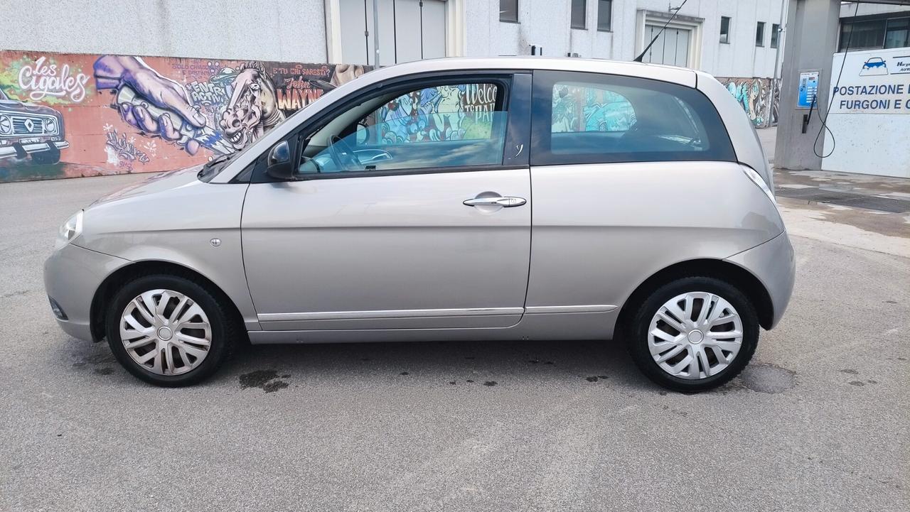 Lancia Ypsilon 1.2 69 CV SOLI 80000km NEOPATENTATI - 2011