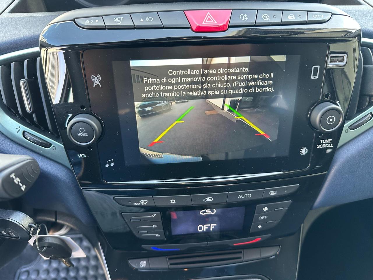 Lancia Ypsilon 1.0 firefly hybrid Platino s&s 70cv