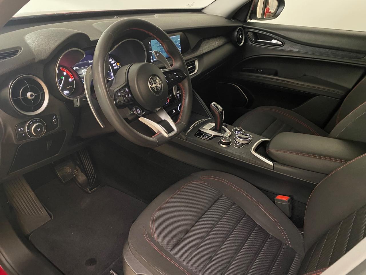 Alfa Romeo Stelvio 2.2 t Aziendale- Palette F1 al volante