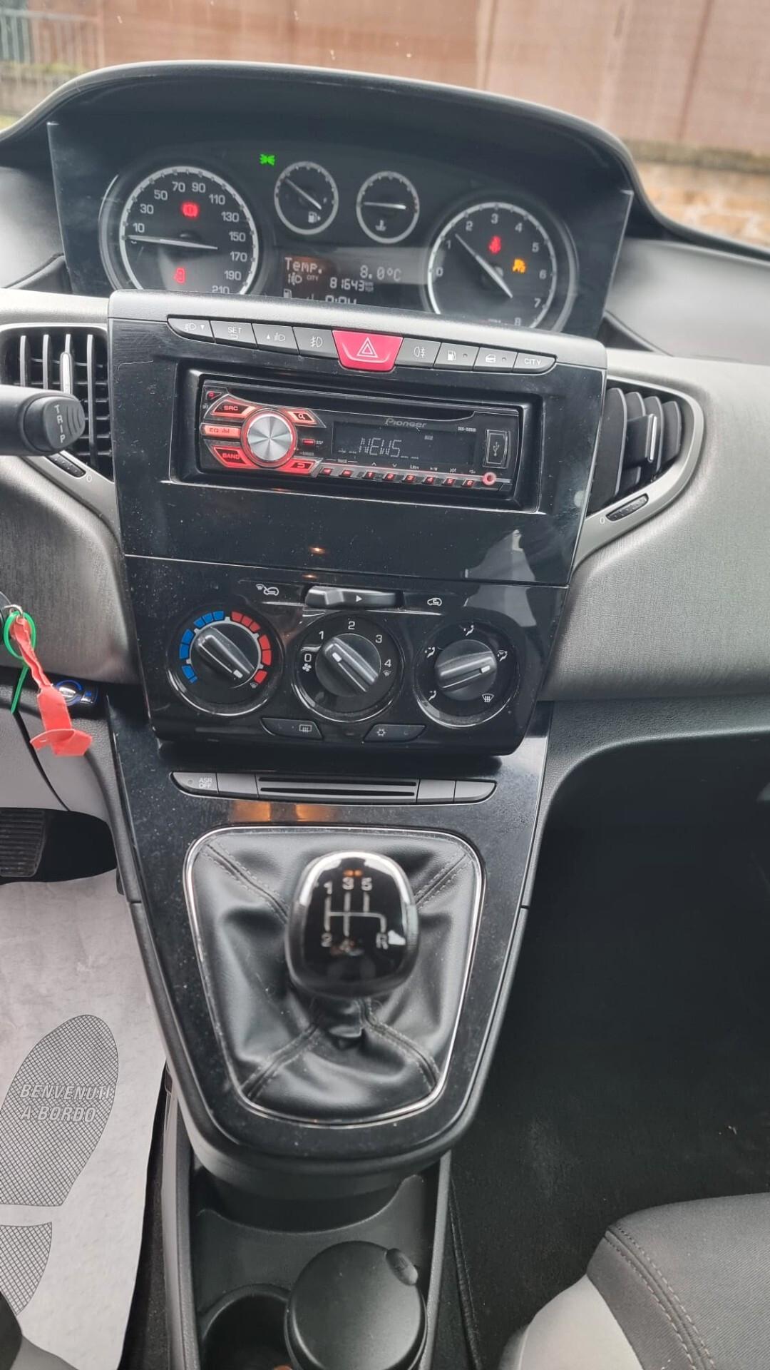 Lancia Ypsilon 0.9 TwinAir 85 CV 5 porte S&S Gold