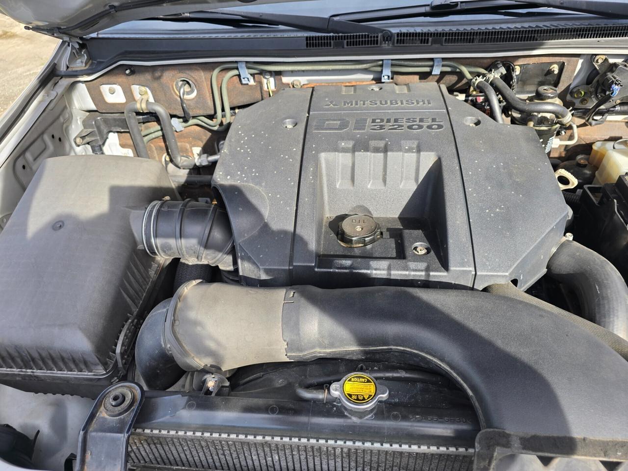 Mitsubishi Pajero 3.2 DID WAGON GLS 7 POSTI