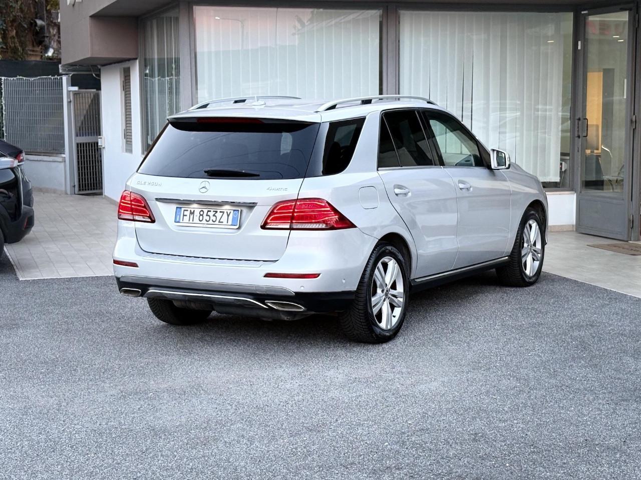 Mercedes GLE 250 Premium 4Matic 204CV E6 - 2018