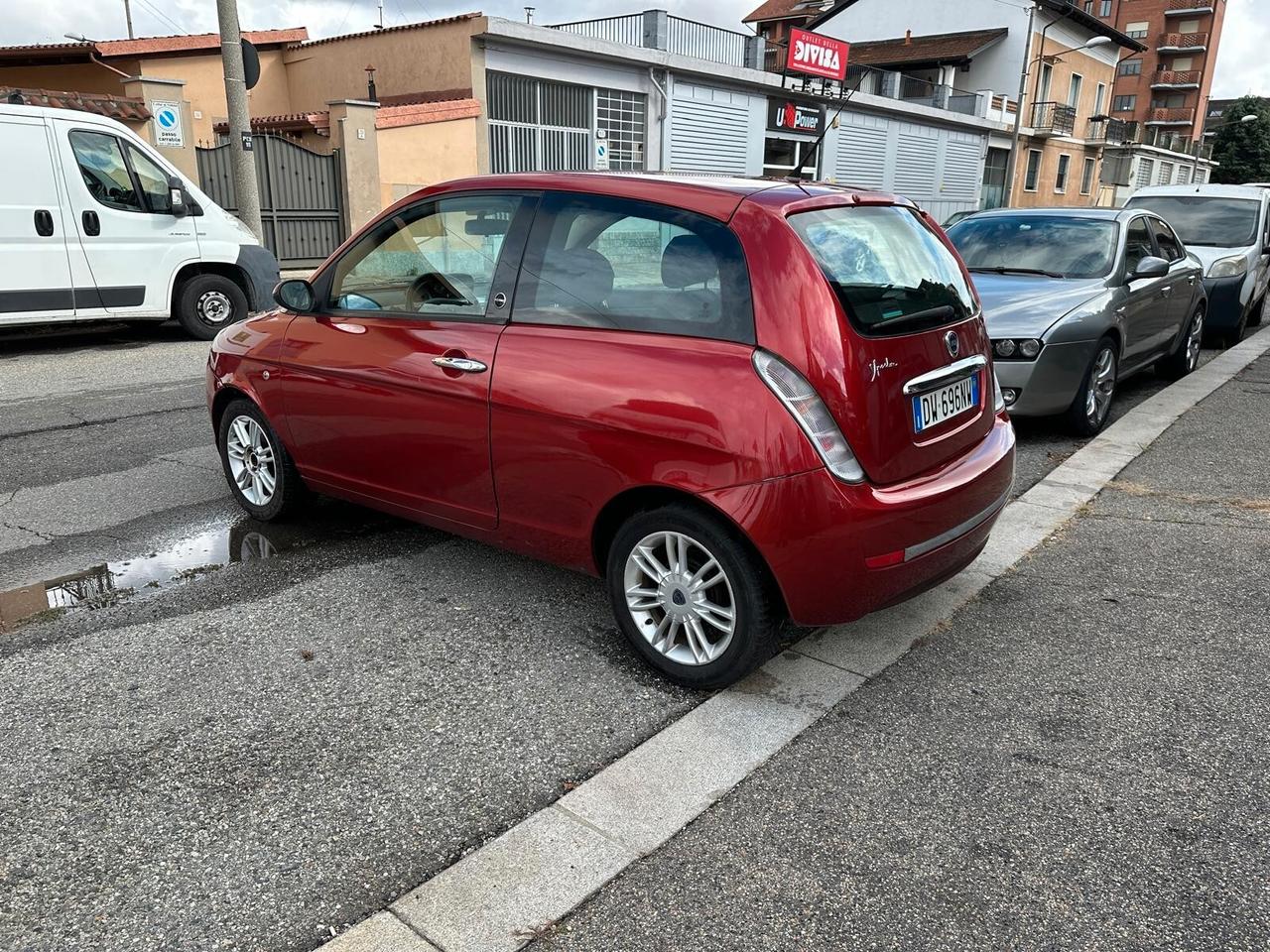 Lancia Ypsilon 1.4 Platino Ecochic GPL