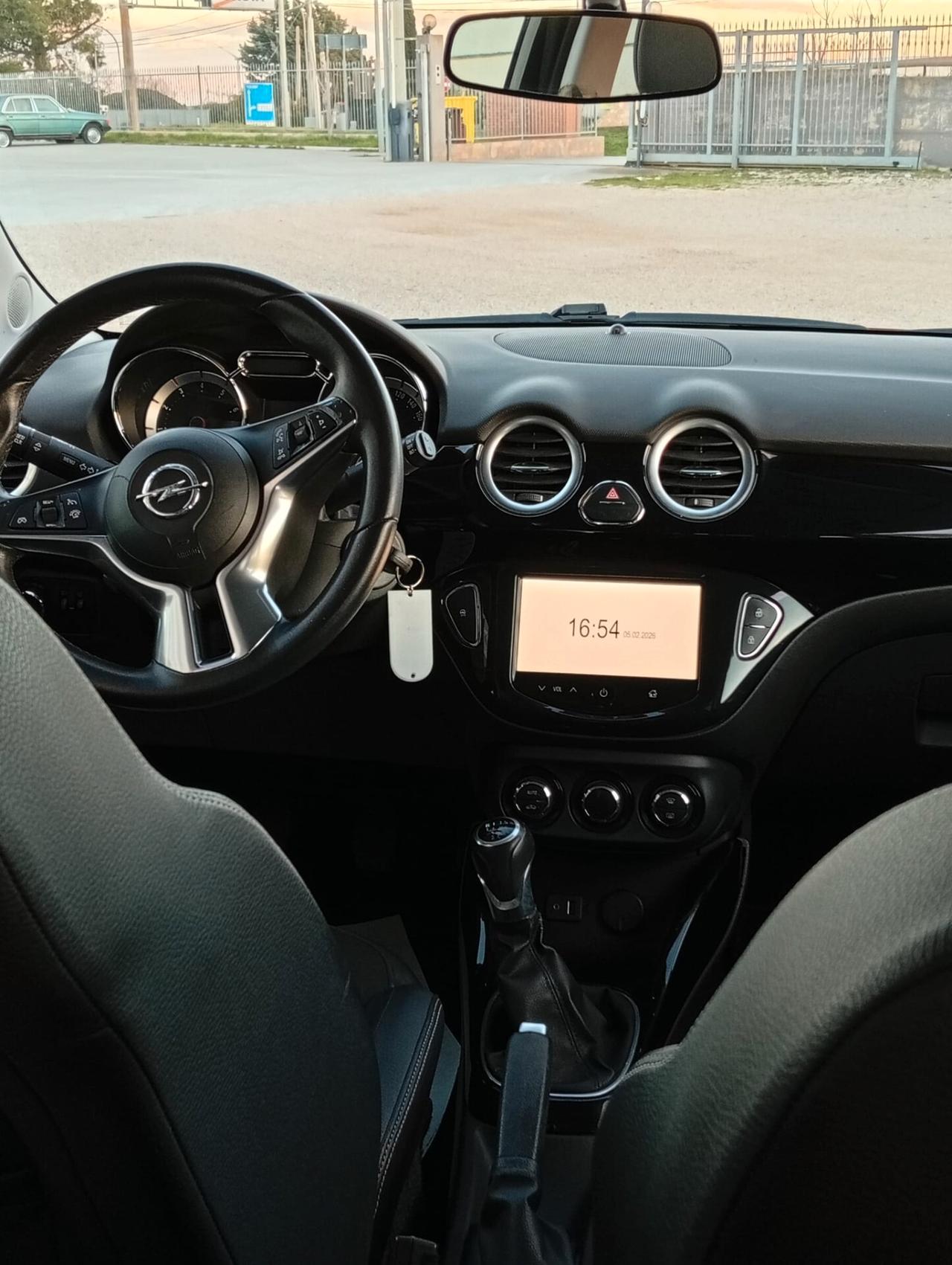 Opel Adam 1.2 70 CV Slam