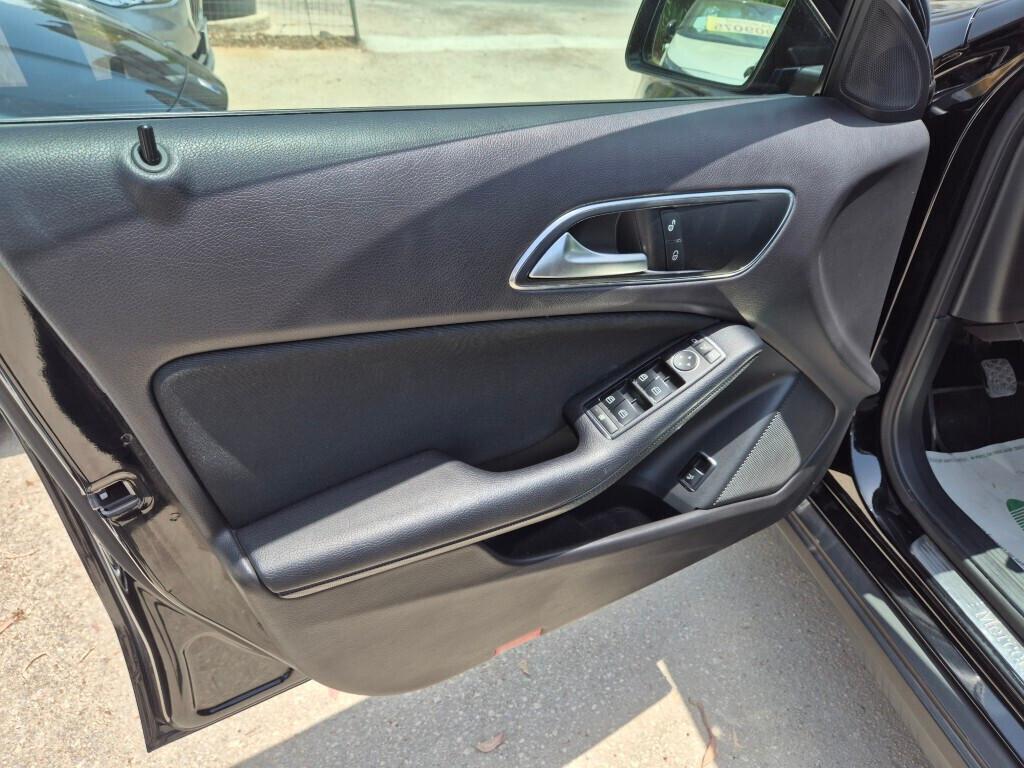 Mercedes GLA 180 d Manuale NAVI LED