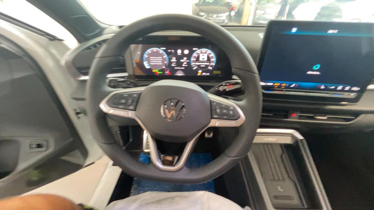Volkswagen T-Roc 1.5 eTSI ACT 150 CV DSG R-Line